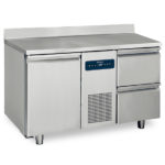 Tiefkühltisch mit 2 Türen GN 1/1 und Aufkantung, -10°/-20°C